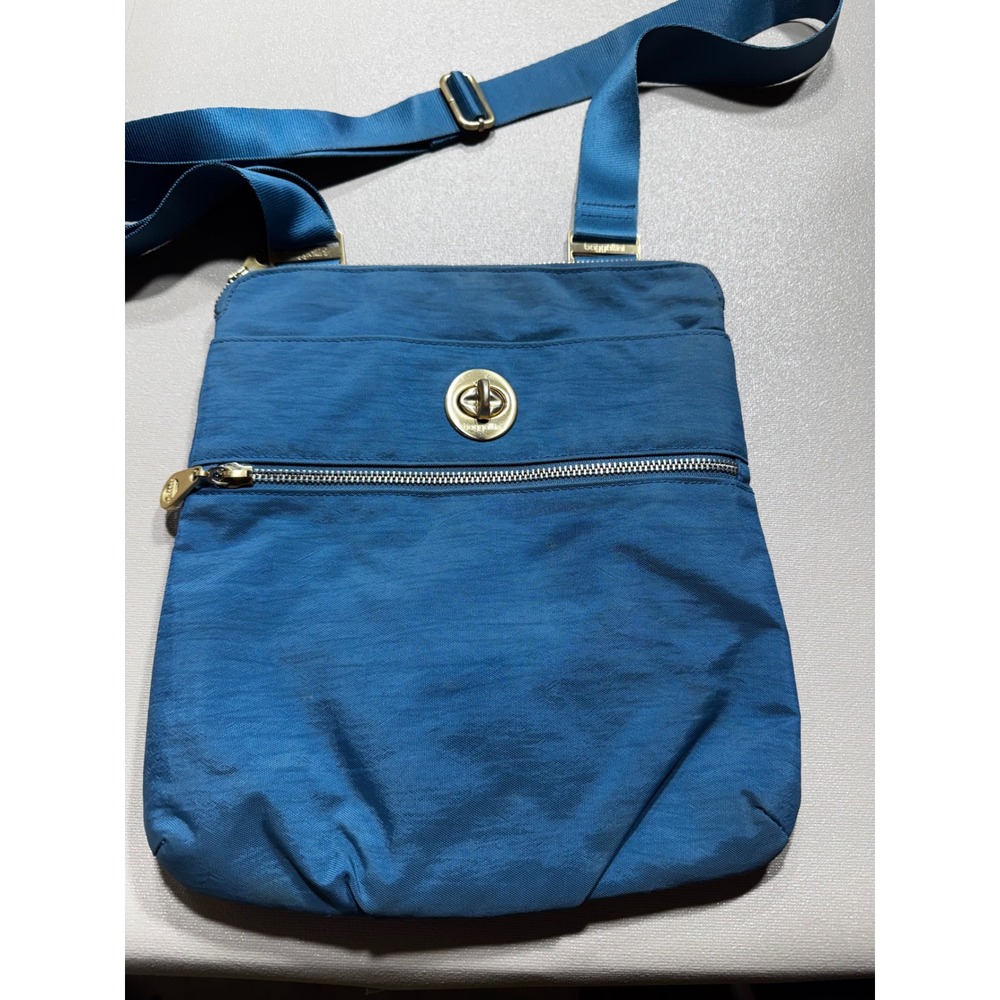 Baggallini Blue Nylon Crossbody Bag Gold Hardware Turn Lock with Wristlet‎ Pouch